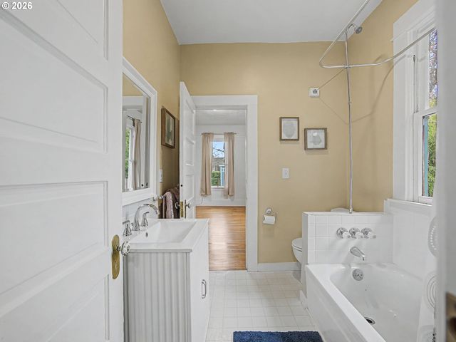 4074 Ne 7TH Ave A&B, Portland, OR 97212