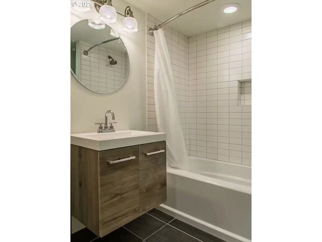 4074 Ne 7TH Ave A&B, Portland, OR 97212