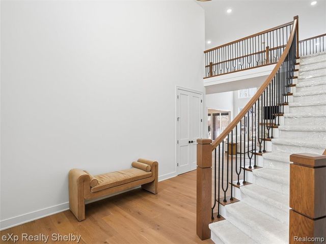 1061 E Avon Road, Rochester Hills, MI 48307