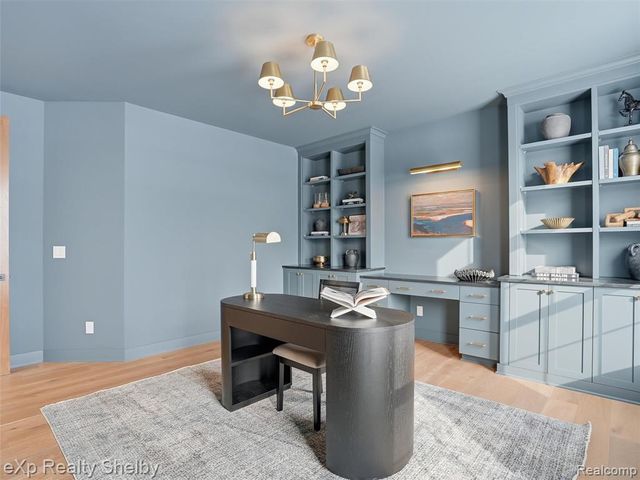 1061 E Avon Road, Rochester Hills, MI 48307