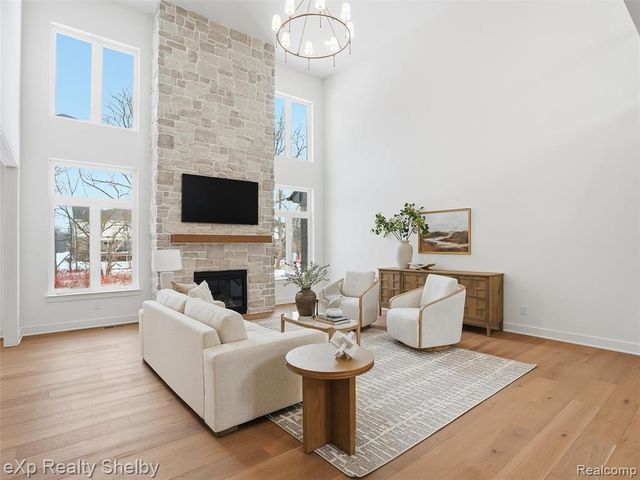 1061 E Avon Road, Rochester Hills, MI 48307