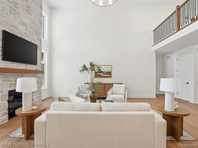 1061 E Avon Road, Rochester Hills, MI 48307