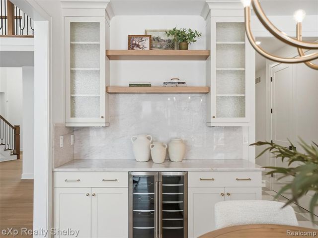 1061 E Avon Road, Rochester Hills, MI 48307