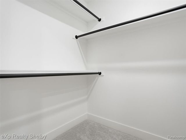 1061 E Avon Road, Rochester Hills, MI 48307