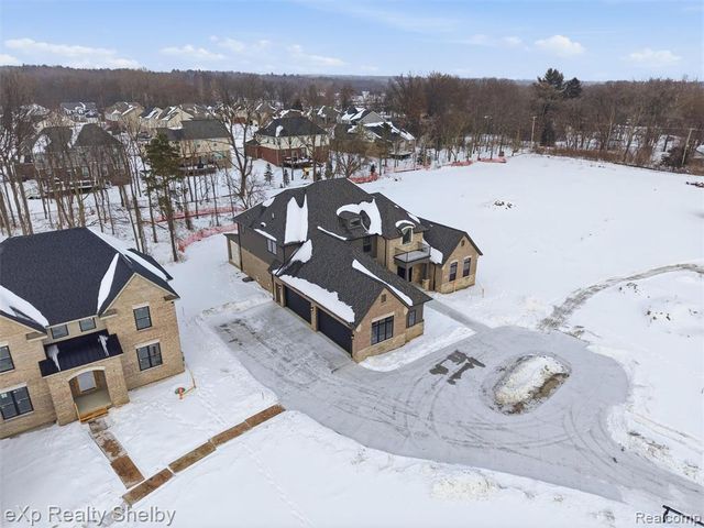 1061 E Avon Road, Rochester Hills, MI 48307