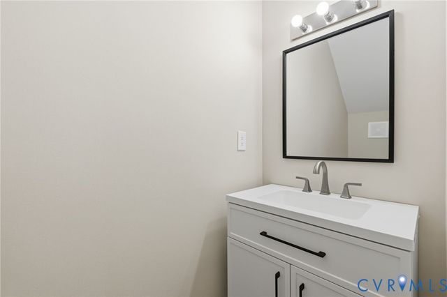 8119 Nashua Dr, Midlothian, VA 23112