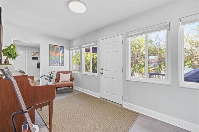 737 53RD TERRACE N, St Petersburg, FL 33701