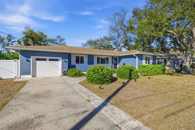 737 53RD TERRACE N, St Petersburg, FL 33701