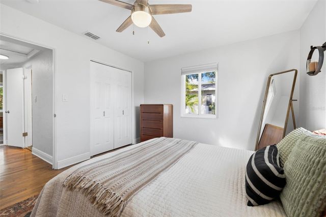 737 53RD TERRACE N, St Petersburg, FL 33701