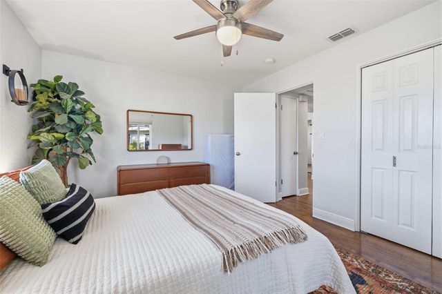 737 53RD TERRACE N, St Petersburg, FL 33701