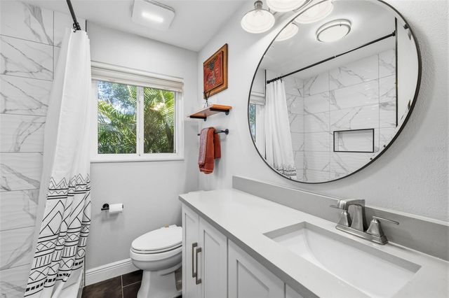 737 53RD TERRACE N, St Petersburg, FL 33701