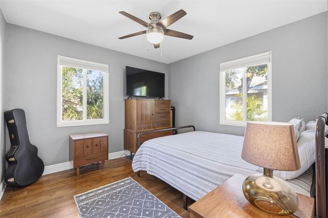 737 53RD TERRACE N, St Petersburg, FL 33701