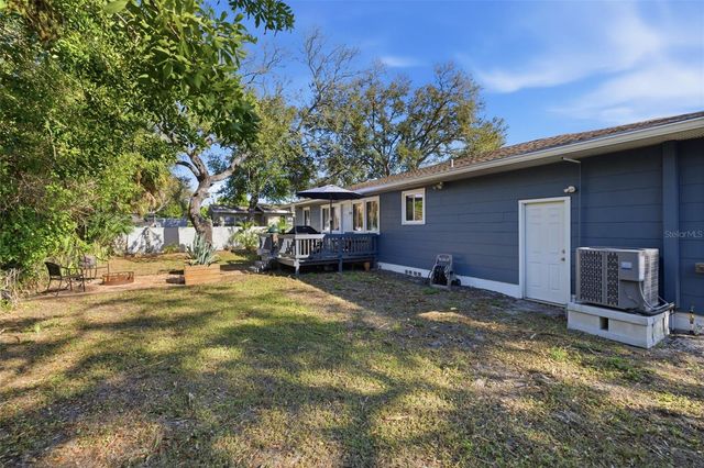 737 53RD TERRACE N, St Petersburg, FL 33701