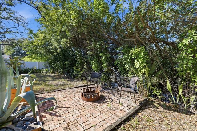 737 53RD TERRACE N, St Petersburg, FL 33701