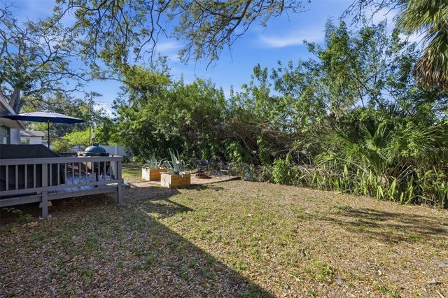 737 53RD TERRACE N, St Petersburg, FL 33701