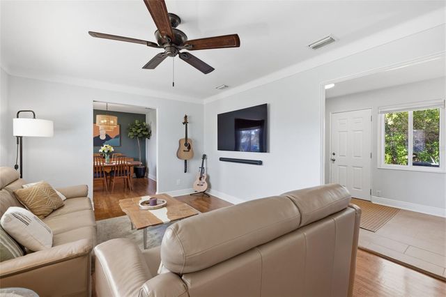 737 53RD TERRACE N, St Petersburg, FL 33701