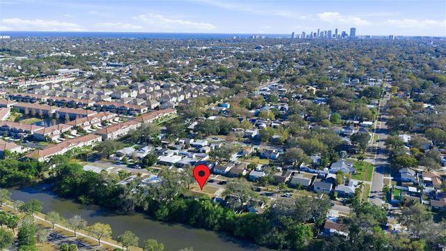 737 53RD TERRACE N, St Petersburg, FL 33701