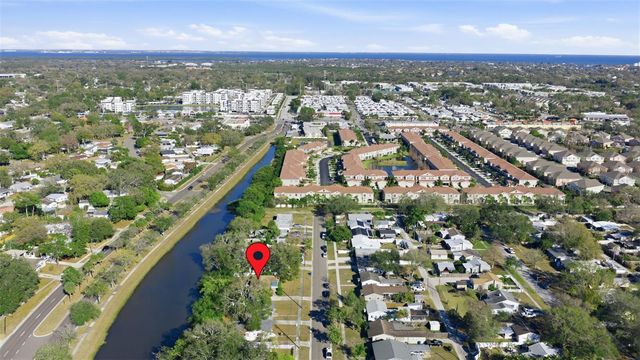 737 53RD TERRACE N, St Petersburg, FL 33701