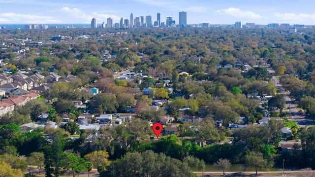 737 53RD TERRACE N, St Petersburg, FL 33701