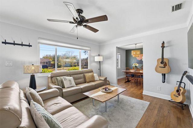 737 53RD TERRACE N, St Petersburg, FL 33701