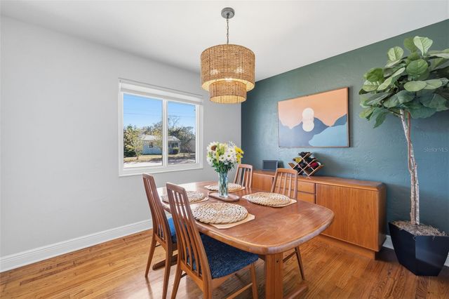 737 53RD TERRACE N, St Petersburg, FL 33701