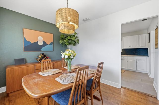 737 53RD TERRACE N, St Petersburg, FL 33701