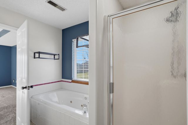 5902 REDWING DR, Columbia, MO 65202