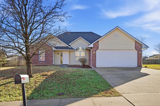 5902 REDWING DR, Columbia, MO 65202