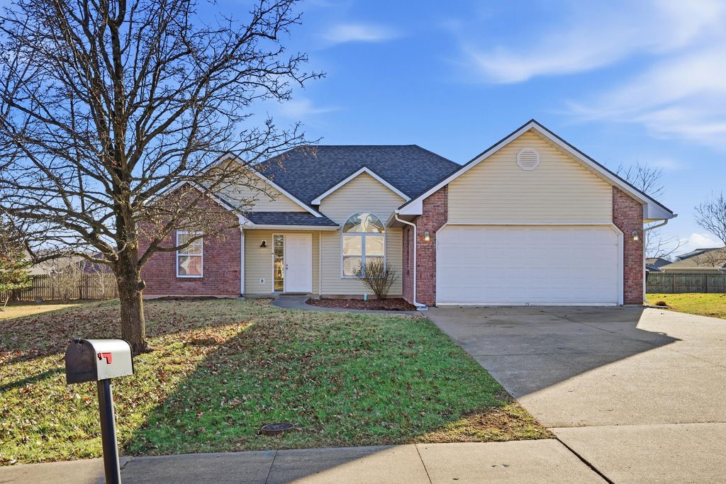 5902 REDWING DR, Columbia, MO 65202