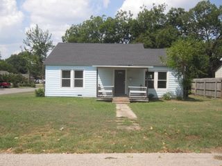 901 Gladney Street, Gainesville, TX 76240