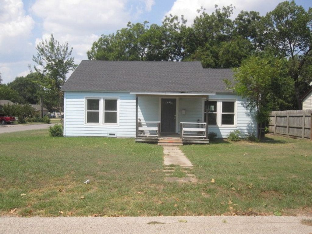 901 Gladney Street, Gainesville, TX 76240
