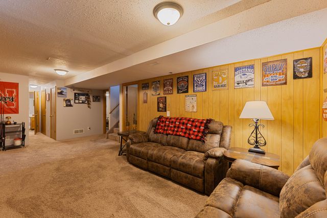 3531 AVENUE B, Council Bluffs, IA 51501