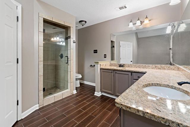 8301 WEATHERWOOD LN, Memphis, TN 38018