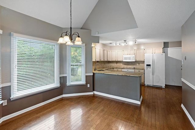 8301 WEATHERWOOD LN, Memphis, TN 38018