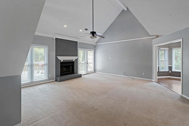 8301 WEATHERWOOD LN, Memphis, TN 38018