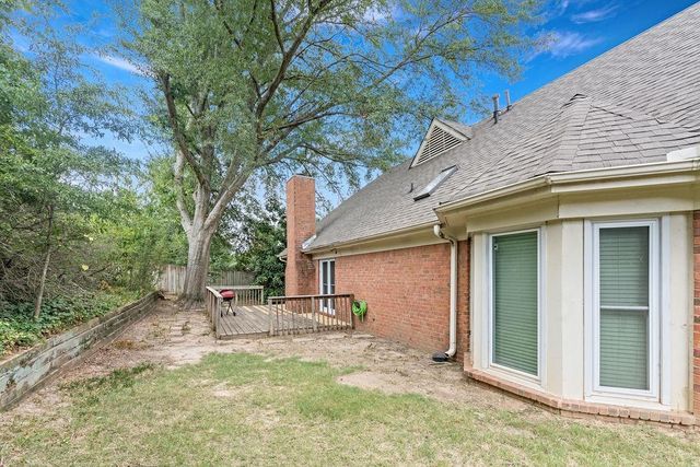 8301 WEATHERWOOD LN, Memphis, TN 38018