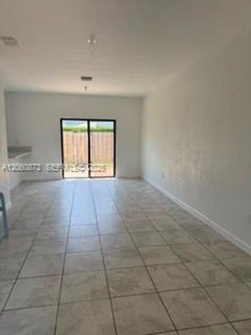 25180 SW 114th Ave 10, Homestead, FL 33032