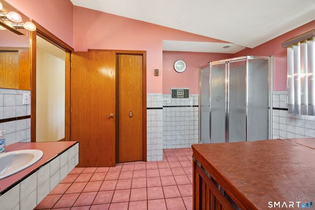 3 Hawley Drive, Ansonia, CT 06401