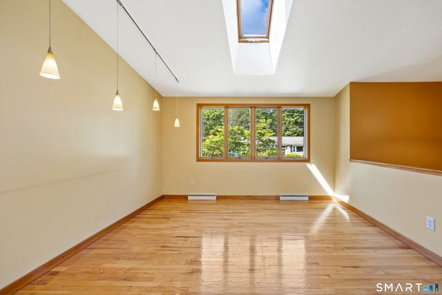 3 Hawley Drive, Ansonia, CT 06401