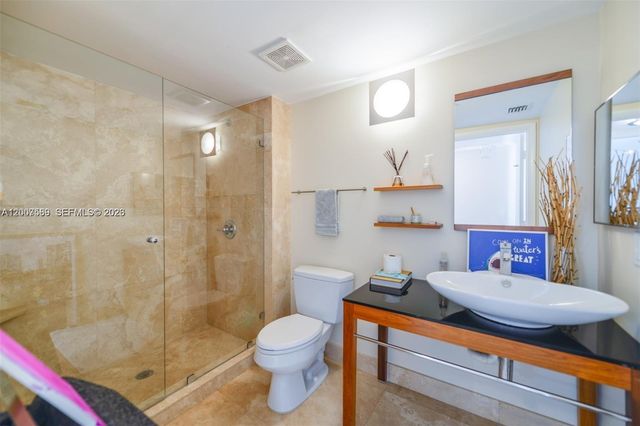 31 SE 5th St 3002, Miami, FL 33131