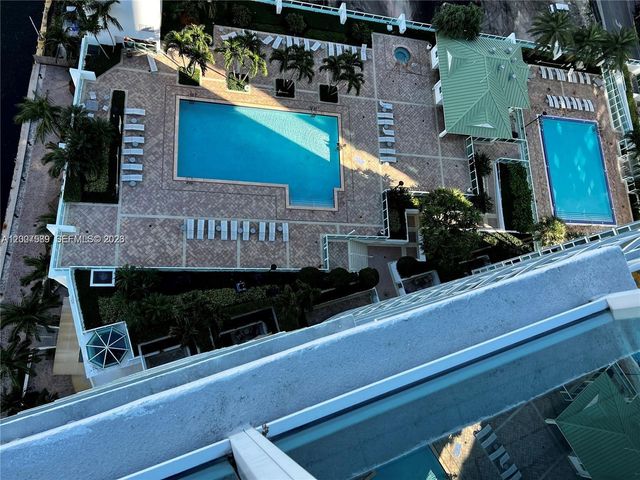 31 SE 5th St 3002, Miami, FL 33131