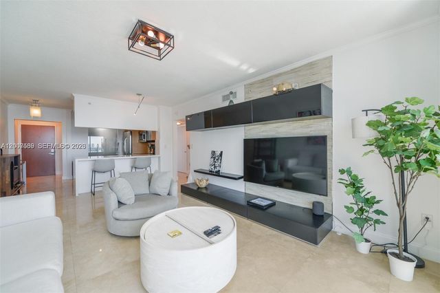 31 SE 5th St 3002, Miami, FL 33131