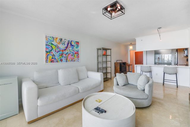 31 SE 5th St 3002, Miami, FL 33131