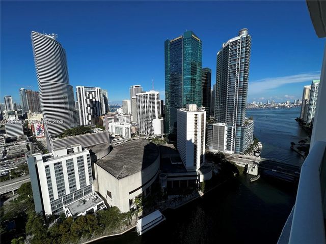 31 SE 5th St 3002, Miami, FL 33131