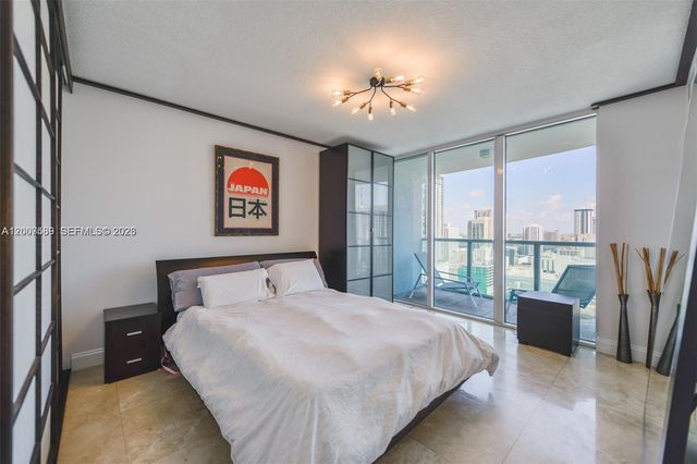 31 SE 5th St 3002, Miami, FL 33131