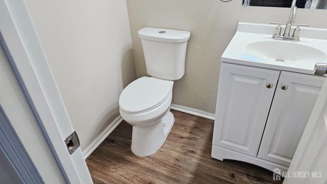 9 NE pinetree Court, Monroe, NJ 08831
