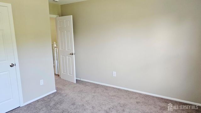 9 NE pinetree Court, Monroe, NJ 08831