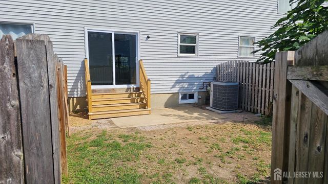 9 NE pinetree Court, Monroe, NJ 08831