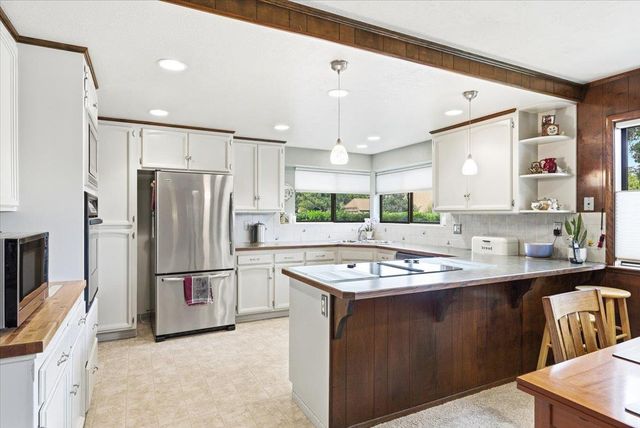 2747 Bradshaw, Sacramento, CA 95827