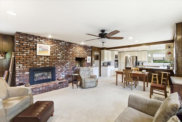 2747 Bradshaw, Sacramento, CA 95827